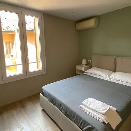 Empire - Casa de hóspedes Modena