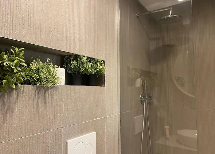 Empire - 招待所 3*