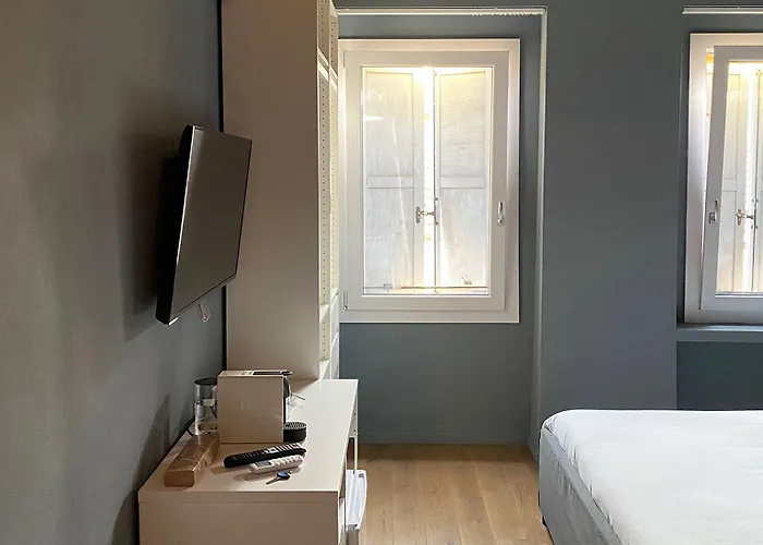 Empire - 招待所 3*